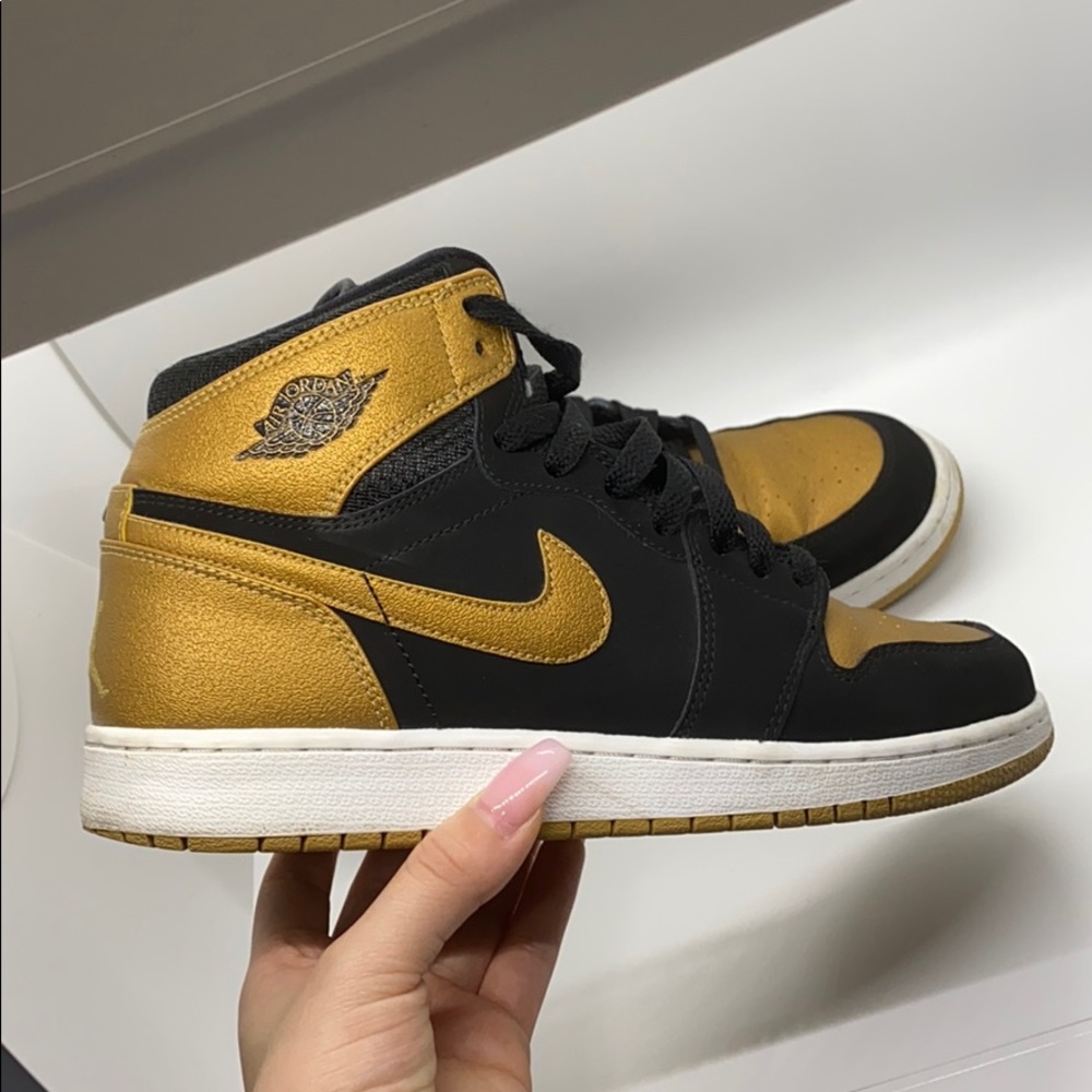 Air Jordan Melo 1s Gs Size 6Y